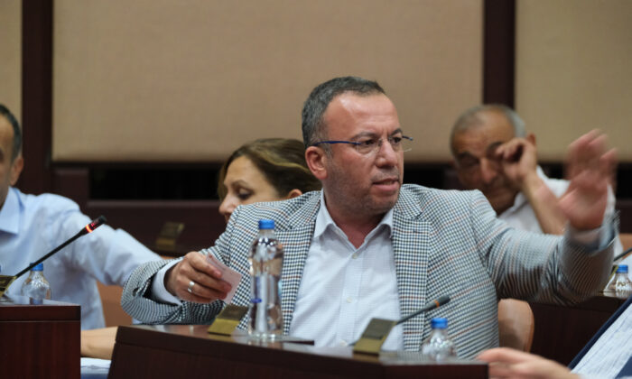 Ahmet Sivri:Büyükerşen’in Danışmanlığı sonlandırılmalıdır
