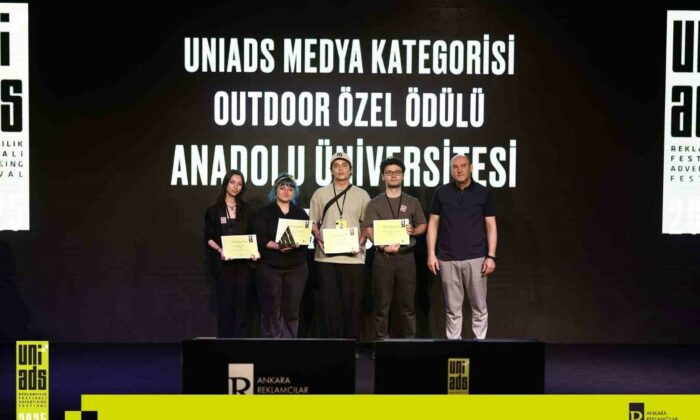 Anadolu Üniversitesi öğrencilerine “UNIADS 2025″ten ödül