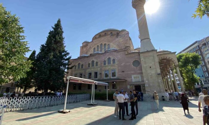 Reşadiye Camii’nde şehit cenazesi hazırlığı