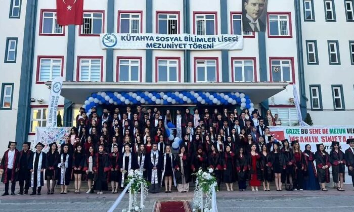 Mezun öğrencilerden Gazze için anlamlı mesaj