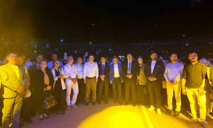 Eskişehir yangını nedeniyle Gediz Tarhana Festivali’nde plalanan Sıla-Samet Şahin konseri iptal edildi