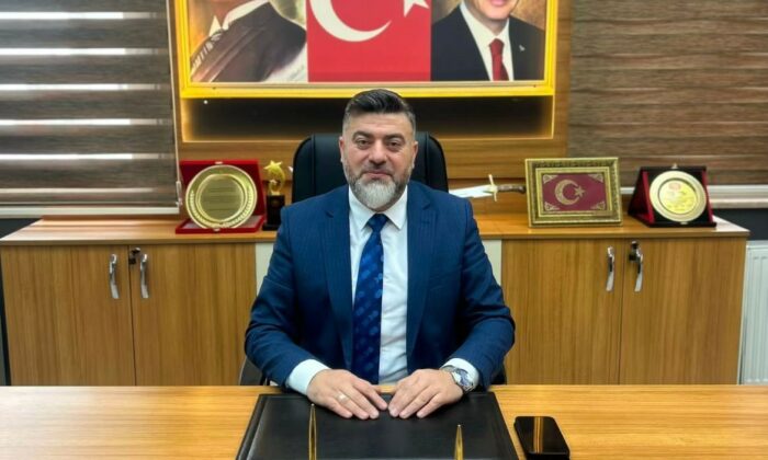 Muhtarlar derneğinden ihtiyaç sahibi genç çiftlere gelinlik ve damatlık yardımı