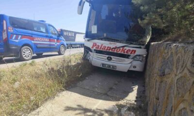 Yolcu otobüsünün de karıştığı zincirleme kazada 7 kişi yaralandı