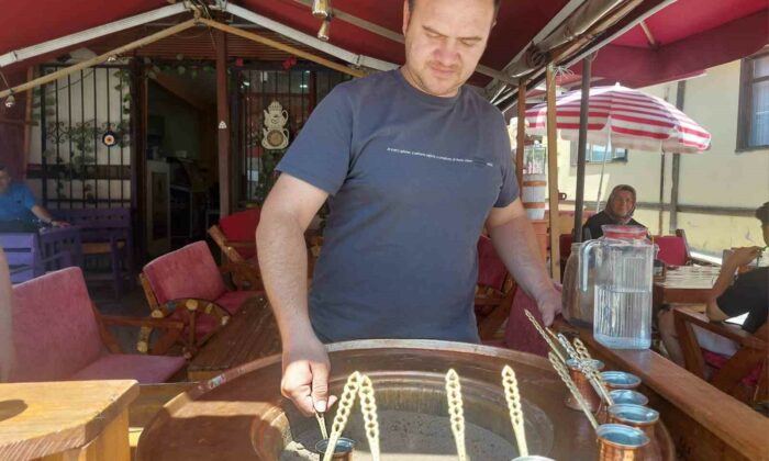 Tarihi Odunpazarı bölgesi esnafı umudunu yaz sonuna bağladı