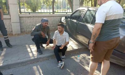 Kontrolden çıkan otomobil duvara çarparak durabildi, sürücüsü yaralandı