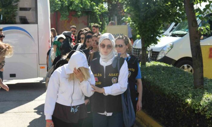 Eskişehir’de aylarca süren takibin ardından düzenlenen fuhuş operasyonunda 19 şüpheli yakalandı