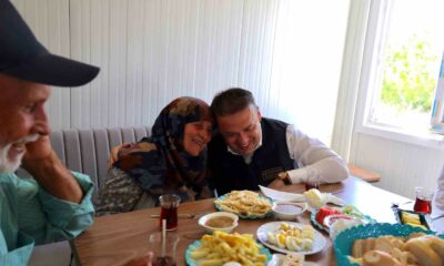 Geçici barınma merkezinde ilk sabah kahvaltısı