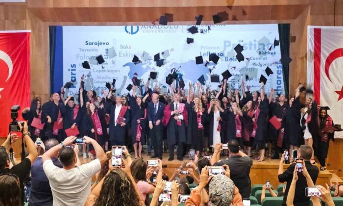 Lefkoşa’da Anadolu Üniversitesi’nin mezuniyet töreni düzenlendi