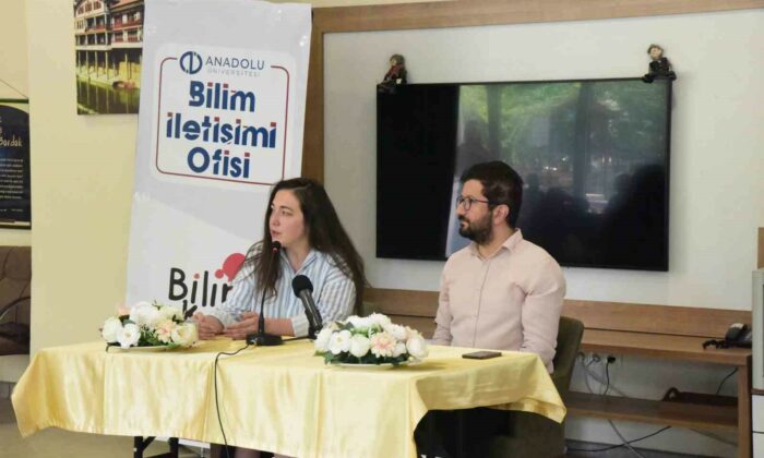 Bilim Kafe’nin ilk etkinliğinde ileri yaşlarda akılcı ilaç kullanımı ele alındı