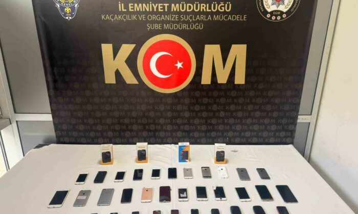 Kütahya’da 37 adet gümrük kaçağı cep telefonu ele geçirildi