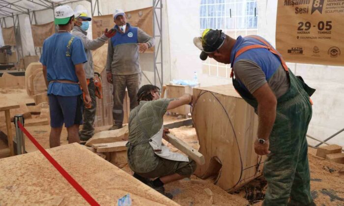 Ahşap Heykel Festivali coşkuyla devam ediyor
