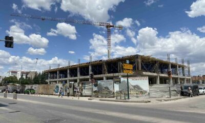 İnşaat iskelesinden düşen usta yaralandı