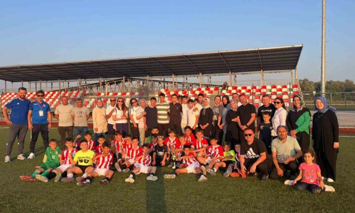 Tavşanlı İdmanyurduspor’un başarı öyküsü dikkat çekiyor
