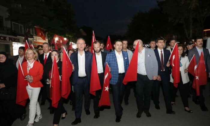 Kütahya’da “15 Temmuz Demokrasi ve Milli Birlik Günü” yürüyüşü