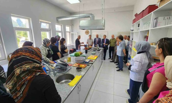 Milli Eğitim Müdürü Mustafa Yılmaz’dan Tavşanlı Halk Eğitim Merkezi’ne ziyaret