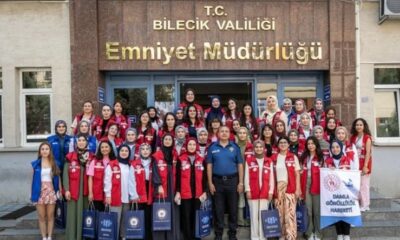 Bilecik’e gelen gönülle gençler İl Emniyet Müdürü Yılmaz’ı ziyaret etti
