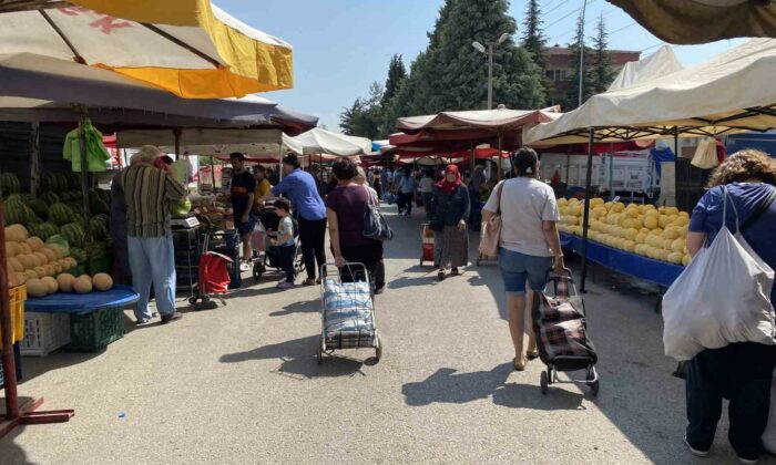 Esnaf Çarşamba Pazarı’nın taşınmasını istemiyor