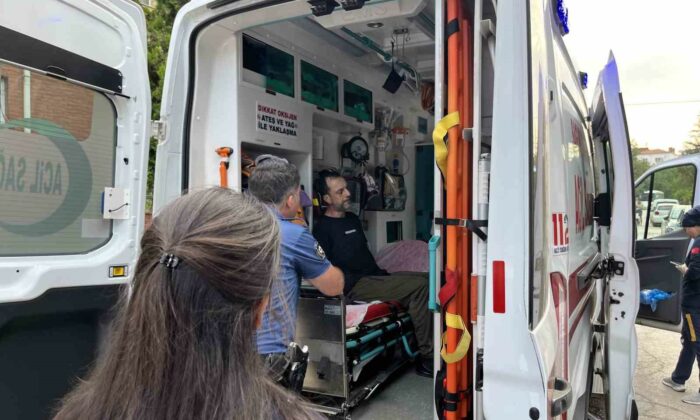 Binayı ateşe vermeye kalkışan alkollü şahıs 4 saatte ikna edilerek hastaneye kaldırıldı