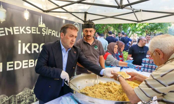 Vali Sözer’den geleneksel pilav ikramı