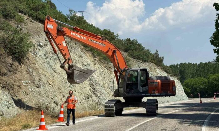 Tavşanlı-Çavdarhisar karayolunda çalışmalar başladı