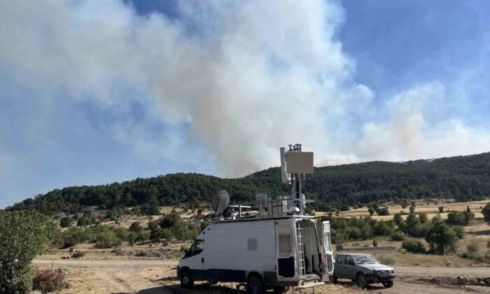 Yangın bölgesinde mobil baz istasyonu kuruldu