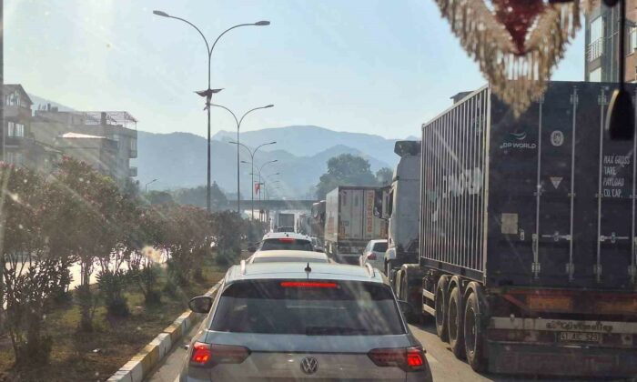 Bilecik’te yangın nedeniyle çevreyolu yeniden trafiğe kapatıldı