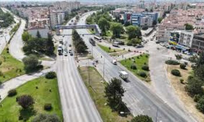 Tepebaşı kavşağı kapatıldı, kent içi toplu taşıma güzergâhları değişti