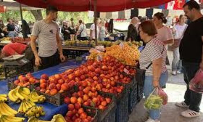 Esnaf Çarşamba Pazarı’nın taşınmasını istemiyor