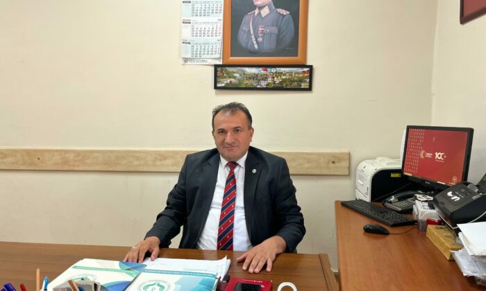 “En Az Lise Mezunu Olup,Hizmetli Kadrosunda Olanlara Bir Defaya Mahsus Sınavsız Memur Kadrosu Verilmelidir.”