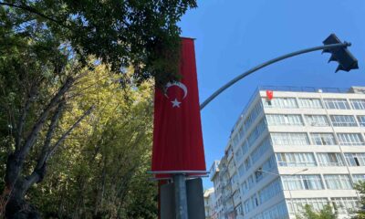 Her yer Türk bayrakları ile süslendi