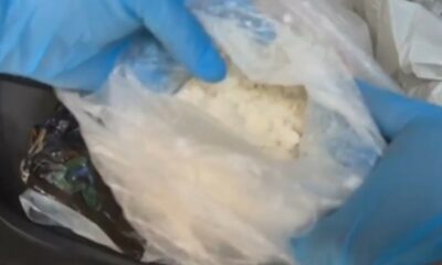 Zehir taciri aracındaki 1 kilo kokain ile yakalandı