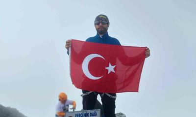 Eskişehir AFAD personeli Verçenik Dağı zirvesine ulaştı