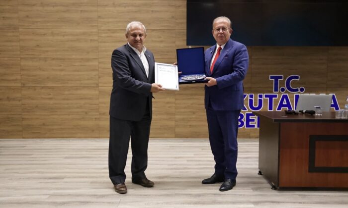 Kütahya Belediyesi’nden Zafer Haftası’nda Cihat Yaycı konferansı
