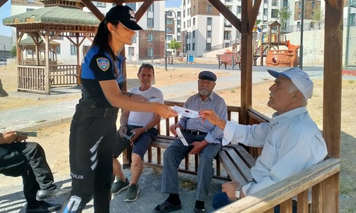 Kütahya Emniyeti’nden ’güvenli hayat için bilgilendirme’ çalışmaları