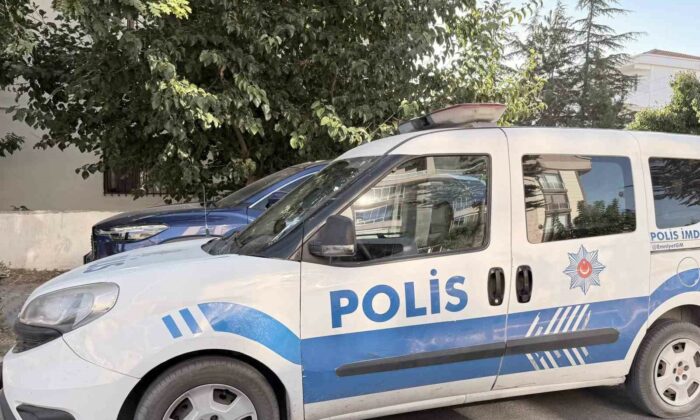 Evinin önünde silahlı saldırıya uğrayan şahıs yaralandı