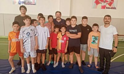 Genç güreşçiler ile samimi buluşma