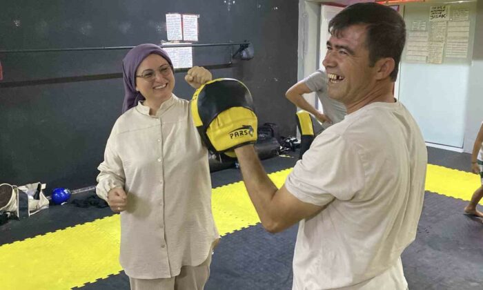 Çocuklarıyla antrenmana katılan aileler nefes nefese kaldı