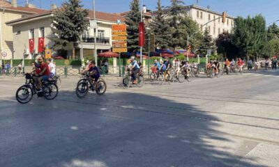 Zafer Bayramı’nı pedal çevirerek kutladılar