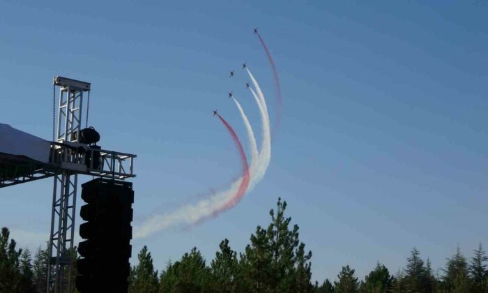 Türk Yıldızları’ndan Kütahya’da nefes kesen gösteri