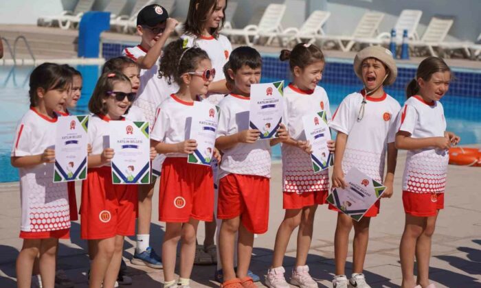 307 öğrenci yaz spor okullarından mezun oldu