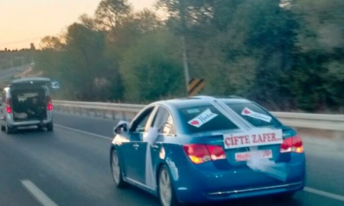 Kütahya’da 30 Ağustos’a özel anlamlı ve güldüren konvoy: “Çifte Zafer”