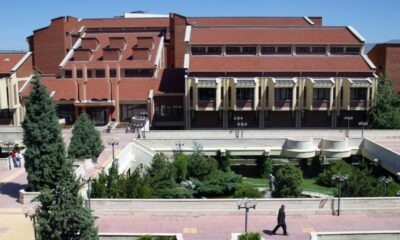 Anadolu Üniversitesi Kütüphanesi bilgiye açılan kapı olmayı sürdürüyor