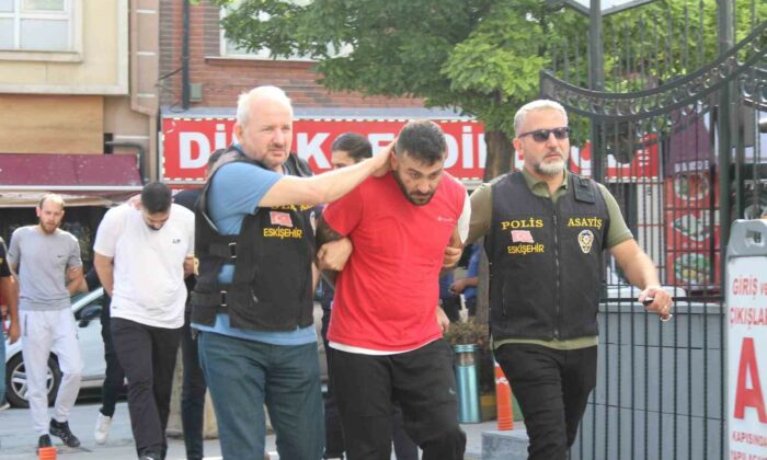 Eskişehir’deki silahlı saldırının şüphelileri hakim karşısında