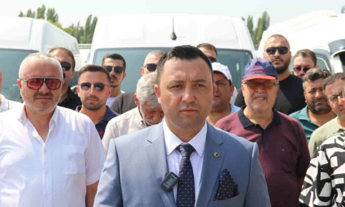 Onlarca üye servis araçları ile Ünal’a desteğe geldi