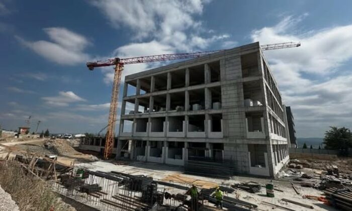 Vali Musa Işın, Tavşanlı Devlet Hastanesi ek hizmet binasının inşaatını inceledi