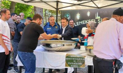 Şeyh Edebali Külliyesi’nde vatandaşlara şifalı pilav ikramı