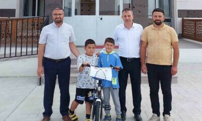 TDV Kütahya’dan trafik kazası geçiren çocuğa yeni bisiklet hediyesi
