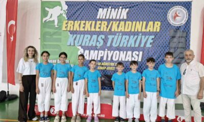 Kütahyalı minik kuraşçılardan gururlandıran başarı