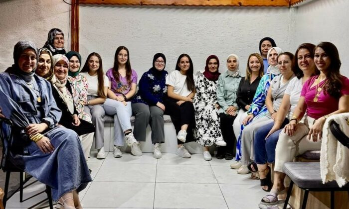 Başkan Tekin, her fırsatta vatandaşın yanında