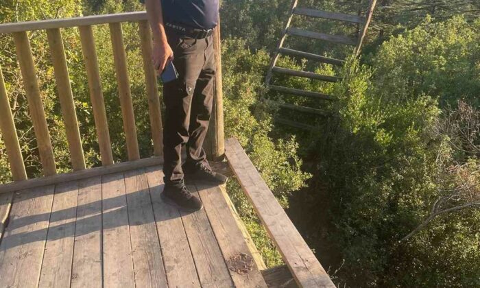 Kent Ormanı’ndan seyir terasına zarar verdiler